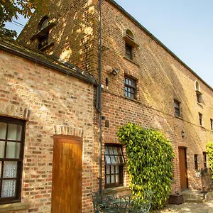 https://apartment-two-the-carriage-house-york.yorkshirehotels.net